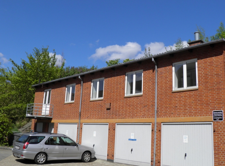 Garage i Jernbanegade ledig leje lejlighed i Viborg